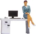 Produktbild: TinyScenes „Im Büro”, Modellbau Szene mit weiblicher Figur, für H0 Maßstab, i...