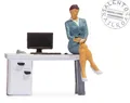Produktbild: Noch 16517 Figuren: Angestellte Sekretärin Sitzend Auf Büro Schreibtisch In Sc