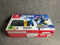 Produktbild: Nintendo Switch 1 V2 (HAC-001-01) 32GB *Fortnite Edition* in OVP *TOP ZUSTAND*