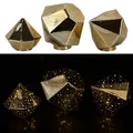 Produktbild: 3 Diamanten mit LED-Lichterkette, Funkeleffekt & Timer in Gold - Glastropfen