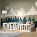 Produktbild: Crazy Pine Kinderbett 90x190 cm – Weiß - Montessori Bodenbett mit Rausfallschutz 40cm und Öffnbarer Barriere - Crazy Johnny