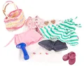 Produktbild: Götz 3401754 Kombination Sommerspaß – Puppenbekleidung Gr. XL – 10 teiliges Bekleidungs – und Zubehörset für Stehpuppen mit Einer Größe von 45 – 50 cm