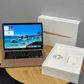 Produktbild: Apple MacBook Air 2020 13' (256GB SSD, M1, 8GB) Laptop - Gold - With Box