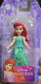 Produktbild: Disney Prinzessin Arielle kleine Puppe – inspiriert von der kleinen Meerjungfrau – 9 cm bewegliche Mini-Puppe mit abnehmbarem Rock aus weichem Stoff