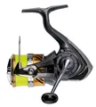 Produktbild: Daiwa 20 Laguna LT 3000-C Spinnrolle bespult mit 0,19mm J-Braid X4 Schnur