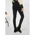 Produktbild: Slim-fit-Jeans STREET ONE, Damen, Gr. 25, Länge 32, schwarz (schwarz soft washed), Web, 83% Baumwolle, 15% Polyester, 2% Elasthan, unifarben, Basic, lang, Jeans Slim-fit-Jeans, 4-Pocket Style