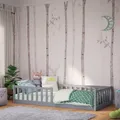 Produktbild: Bellabino Vere Bodenbett 90x200 cm – Montessori Kinderbett mit Rausfallschutz & Lattenrost – Massives Kinder Bett für Jungen & Mädchen aus Holz Kiefer – Kleinkindbett in Hellgrau