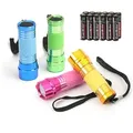 Produktbild: EverBrite 4er-Pack LED Taschenlampe Mini, 90mm Kleine Taschenlampen, Leuchtend im Dunkeln, Camping Wandern Outdoor Party-Leichtgewicht, Batterien Inklusive