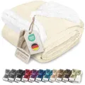 Produktbild: Gräfenstayn® Dicke Kuscheldecke flauschig & super weich - warme Sherpa-Fleecedecke in Lammfell-Optik als Wohndecke, Tagesdecke & Sofadecke - Überwurf Decke Sofa & Couch (Creme 240x220)