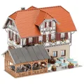 Produktbild: Faller FA130438 - Gasthaus Sonne mit Laube, 18.5 x 7.7 x 27.9 cm, Orange, Braun und Grau