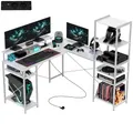 Produktbild: HOMCOM Schreibtisch Gaming Tisch L Form mit Regal, Computertisch mit Monitorständer, Steckdose, USB-Ladeanschluss Eckschreibtisch für Heimbüro, Schlafzimmer, 137 x 140 x 139,5 cm Weiß