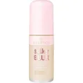 Produktbild: essence Silky Blur Hydrating Longwear Foundation 100, sehr heller Ton, natürlich mattes Finish, mittlere Deckkraft, mit Kaktusfeigenextrakt, 30 ml