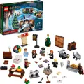 Produktbild: LEGO 76390 Harry Potter Adventskalender 2021, Weihnachtskalender, Weihnachtsgeschenk für Kinder ab 7 Jahren mit 6 Minifiguren und Spielbrett