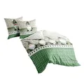Produktbild: Traumschlaf Biber Bettwäsche Wichtelmännchen grün – warme Winterbettwäsche aus 100% Baumwolle – flauschig weich & atmungsaktiv – im schönen Weihnachtsdesign – 135 x 200 cm + 1 Kissenbezug 80 x 80 cm