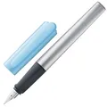 Produktbild: Lamy nexx azure Füller - Füllhalter mit rutschfestem Griff & polierter Linkshänder-Stahlfeder (LH) in Strichbreite M - dreieckiges Gehäuse aus Aluminium - inkl. Tintenpatrone T 10 blau