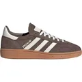 Produktbild: Kaufen Sie den Adidas Handball Spezial Earth Strata Off White Gum bei Kicksshop. Retro-Uni-Sneaker mit Gummisohle und klassischem Handball-Design. - Braun/Beige - 37 1/3