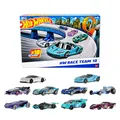 Produktbild: Hot Wheels Spielzeugautos, 10er-Pack mit Rennautos, enthält Corvette, Lamborghini, McLaren und Hot Wheels Originals im Maßstab 1:64, HYM96 (Verpackung kann variieren)