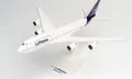 Produktbild: Herpa Wings SF 611930 | Lufthansa Boeing 747-8 Intercontinental - New 2018 Color