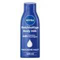 Produktbild: NIVEA Reichhaltige Body Milk (400 ml), intensiv pflegende Körpercreme mit Mandelöl natürlichen Ursprungs, Lotion mit Tiefenpflege Serum und Vitamin E