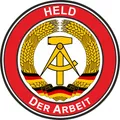 Produktbild: Hermann Schütz Aufkleber Held der Arbeit Ø 60mm