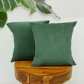Produktbild: Amilian 2er Set Kissen mit Füllung und Bezug – Dekokissen für Sofa, Bett oder Couch – Zierkissen Set mit weichem Innenkissen – Waschbar & stilvoll - Schattenwald - 50 x 50 cm
