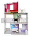 Produktbild: Rainbow High Townhouse - 3-Stöckiges Holzpuppenhaus mit 5 Bunten Zimmern & Terrasse - Komplett Eingerichtetes Haus mit Funktionierendem Lift und Zubehör - Spielzeug für Kinder von 4 bis 12+ Jahren