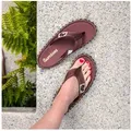 Produktbild: Gumbies Classic in Brown T-Strap-Zehentrenner Hergestellt aus recycelten Materialien 44