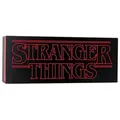 Produktbild: Paladone Stranger Things Leuchte Logo schwarz/rot, USB- oder batteriebetrieben, in Geschenkverpackung.