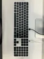 Produktbild: Magic Keyboard mit Touch ID und Ziffern­block für Mac - Wie neu 1#1907367