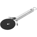 Produktbild: WMF Pizzaschneider Profi Plus, Metall, 21 cm, rostfrei, Klinge antihaftbeschichtet, Kochen, Küchenhelfer, Pizzaschneider