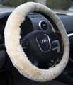 Produktbild: Reissner Lammfelle | LERA-25-GOB | Lenkradbezug Lenkradschoner Lenkradhülle für Auto und Wohnmobil | Echtes Merino Lammfell | Hochwollig Florhöhe 25mm | passend für ⌀40cm | Anti Rutsch | Farbe gobi