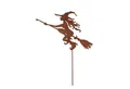 Produktbild: UNUS GARDEN Gartenstecker Gartenstecker in Rostoptik Hexe fliegt mit Besen (1-St., Metall Hexe Roststecker Stecker Blumenkasten) dekofigur, herbstdeko, deko, hexe, blumenstecker, herbststecker