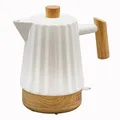 Produktbild: Keramik Wasserkocher 1,7 L weiß – mit Holzgriff & Holzknauf, 360°-Sockel, LED, lebensmittelechte Silikondichtung, BPA-frei, 1500 W, Retro Design, langlebig & stilvoll – Modell ALLEGRO