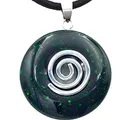 Produktbild: Steinfixx® - Premium Grünfluss Donut optional als Kette mit Silber- oder Goldanhänger und 80cm Lederband | Heilstein | Edelstein | Chakra-Stein (Donut mit Silberspirale)