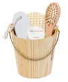 Produktbild: BRUBAKER Hautreinigungs-Set Geschenkset im Holzeimer, 5-tlg., Holzkübel Wellness Set mit Peelingschwamm, Haarbürste, Bimsstein Seife