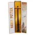 Produktbild: Wizarding World Harry Potter - Authentischer Harry Potter Zauberstab aus Kunststoff mit Hogwarts-Halterung