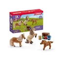 Produktbild: schleich HORSE CLUB | Mini Shetty Familie 41432 | 3 Pony Figuren mit Pferde Zubehör | tolles Geschenk für Mädchen und Jungen | Spielzeug für Kinder ab 5 Jahren | Set aus 9 Teilen | exklusiv bei Amazon