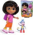 Produktbild: DORA - Beste Freundin Puppe - Größe 22 cm, mit kämmbarem Haar, Rucksack und AFFE Boots, bekannt aus der beliebten TV-Serie, für Kinder ab 3 Jahren