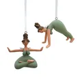 Produktbild: Gall&Zick Yoga Engel Hänger Set (2 STK) – Handbemalte Resin-Dekohänger in Yogapose für Weihnachtsbaum, Fenster, Wand & Geschenkidee für Yoga-Liebhaber (Mint)