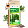 Produktbild: Purgrün® Thuja-Dünger 1 kg – Extra Magnesium schützt vor Nadelverfärbungen – Fördert schnelles Wachstum für eine dichte Hecke – Tonmineralien für einen gesunden Boden – Granulat für ca. 25 Pflanzen