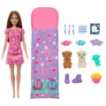 Produktbild: Barbie-Puppe und Spielset mit 2 Spielzeughunden und mehr als 10 Zubehörteilen, Welpen-Pyjama-Party mit Farbwechseleffekt, Schlafsack, Schlafmaske und mehr, HXN01