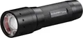 Produktbild: Ledlenser P7 Core Taschenlampe Das patentierteü Advanced Focus System, das einen stufenlosen Übergang von homogenem Nahlicht zu scharf gebündeltem Fernlicht ermöglicht, sowie die Einhand-Fokussierung mit Rapid Focus haben Ledlenser berühmt gemacht. (502180)