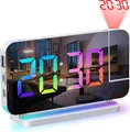 Produktbild: Projektionswecker fuer Schlafzimmer, 7-Zoll-RGB-bunte LED-Digitaluhr mit Spiegeloberflaeche, 6-stufiger Helligkeitsdimmer, USB-Ladegeraet, Schlummerfunktion, 12/24 Stunden, 11 Farben, 180-Grad-Projektor an der Decke