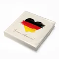 Produktbild: itenga 20x Servietten Deutschland Flagge Herz 30x30 cm 3-lagig – Guten Appetit – Papier-Servietten im 20er Pack