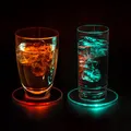Produktbild: 2er Set PRECORN LED Untersetzer Bierdeckel Leuchtend für Getränke ON/Off Taste Wasserdicht Untersetzer Acryl Rund für Gläser Flaschen Partys Hochzeiten Bar Weihnachten Pub Geburtstag Leuchtuntersetzer