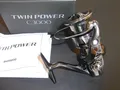 Produktbild: Shimano 24 TWIN POWER C3000 Spinnrolle Angeln