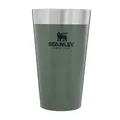 Produktbild: Stanley Adventure Stacking Bierkrug 473 ml - Edelstahl Thermobecher Hält 4 Stunden Kalt - BPA-Frei - Stapelbare Doppelwandiger, Vakuumisolierter Thermotasse - Spülmaschinenfest - Hammertone Green