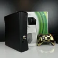 Produktbild: Microsoft Xbox 360 Slim Konsole 4GB Schwarz OVP + Gold Chrome Controller Geprüft