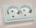 Produktbild: Doppel- Steckdose 2-fach Aufputz mit Bodenplatte Arktisweiss AP # 1025.0200.2