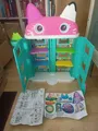 Produktbild: DREAMWORKS GABBY'S DOLLHOUSE: Puppenhaus ohne Figuren/Möbel über 60 cm groß